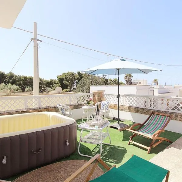 Suite Maria con Vasca Idro e vista mare by Apulia Home, hôtel à Torre Suda