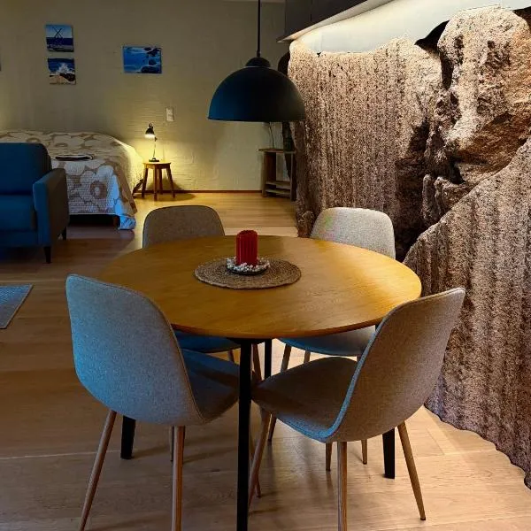Granit, loft-asunto kallion syleilyssä, ilmainen parkki ja sauna, hôtel à Porvoo