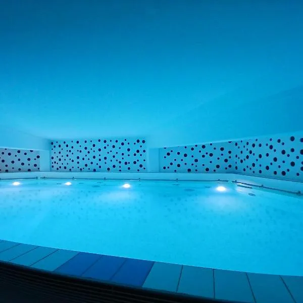 Logis Hôtel Le Rochelois, hotel v destinácii La Rochelle