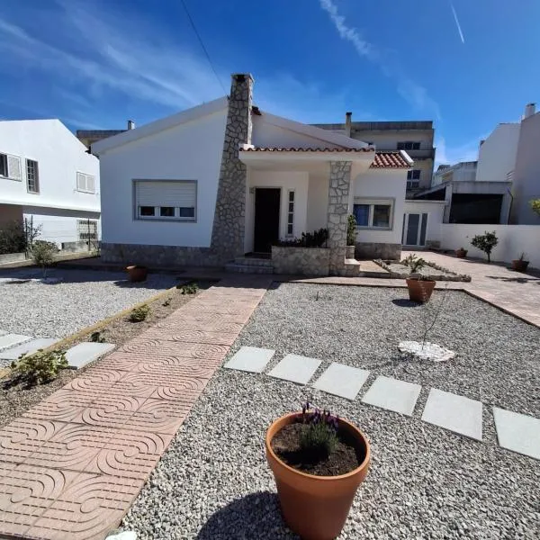 Casa R, hotel in Sesimbra