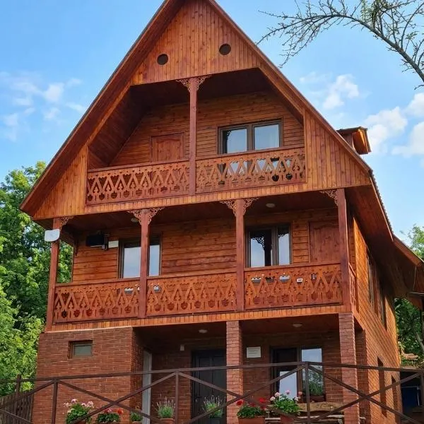 Wooden Cottage '' Lailashi '', hotel v destinaci Surmushi