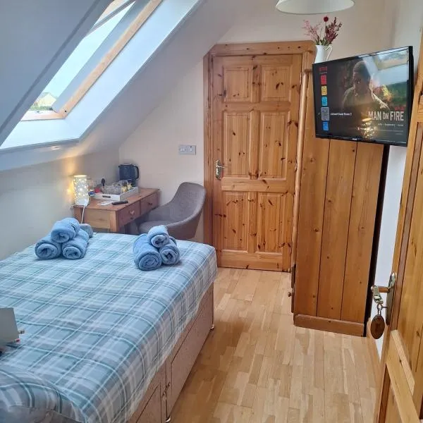 Compact Double ensuite Room in Listowel, hotel di Listowel