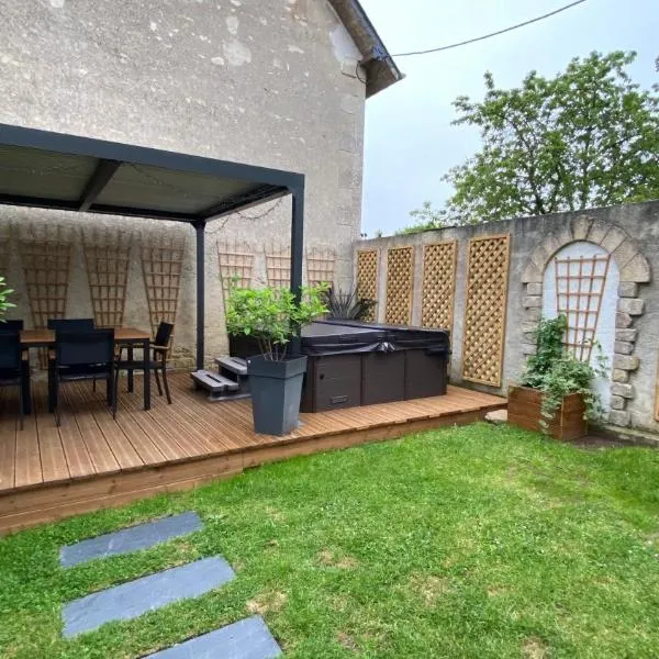 Gîte avec jacuzzi proche de Bayeux, hotell i Juaye-Mondaye