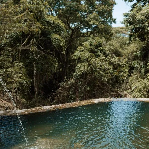 Ahora Wellness Hostel, hotel u gradu Guachaca