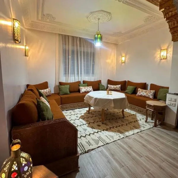 Sale में, होटल Appartement Rabat-Salé rénové climatisé avec terrasse