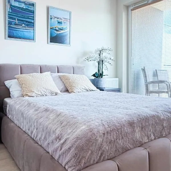 Zen Lake Apartment - Prywatna Plaża & Taras nad Jeziorem Ukiel Olsztyn, hotel en Olsztyn