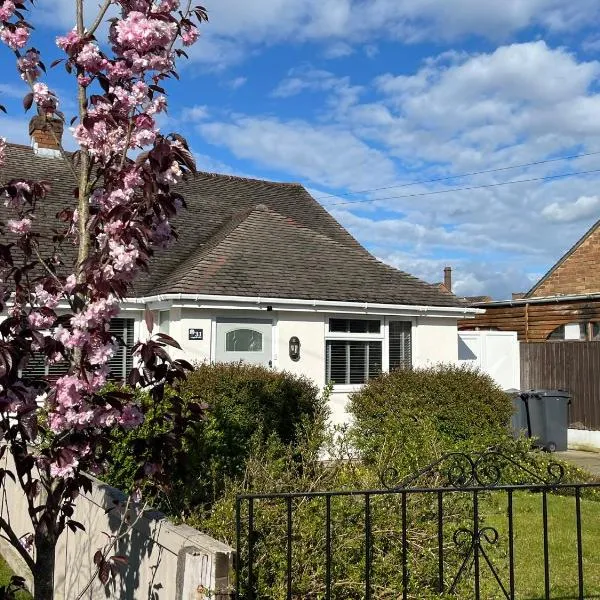 Idyllic bungalow in Burscough, ideal location in West Lancashire, hotel in Burscough