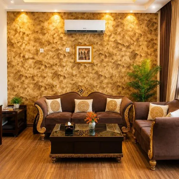 Royal Swiss Apartments Lahore, hotel i Lahore