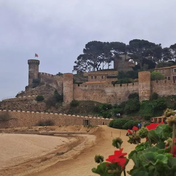 Apartamento de 3 habitaciones en el centro de Tossa de Mar, hotel en Tossa de Mar