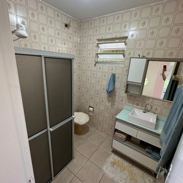 A 1 minuto da PRAIA - Casa com 5 quartos - Foto 3