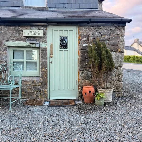 The Old Feed Store & The Hayloft, hotel i Okehampton