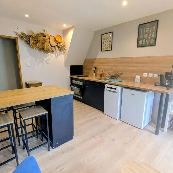 Maisonnette avec jardin indépendant au cœur du Parc Naturel, hotel i Barneville-sur-Seine