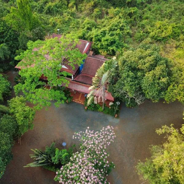 VANESSA'S GARDEN Restaurant & Bungalow, Hotel in Phumĭ Anlóng Svay