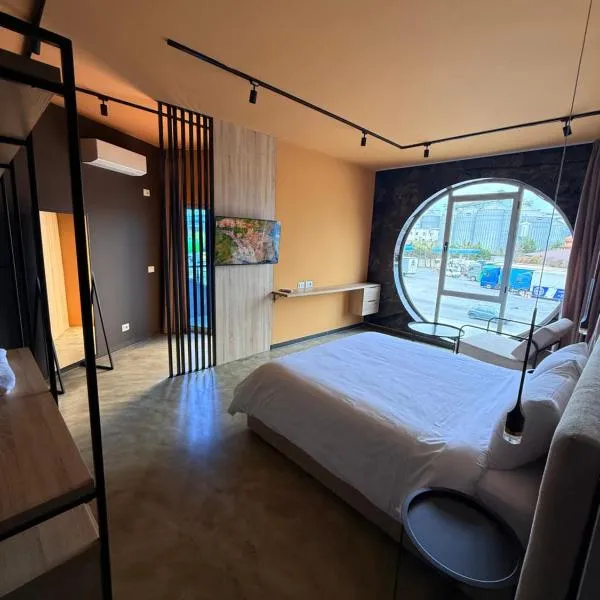 Hotel Omw Vore, hotel u gradu Vorë