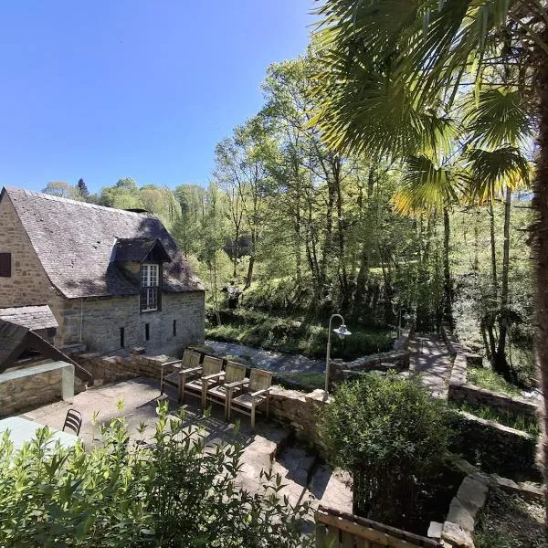 Moulin de la Fontaine Cambot, hotell i Eysus