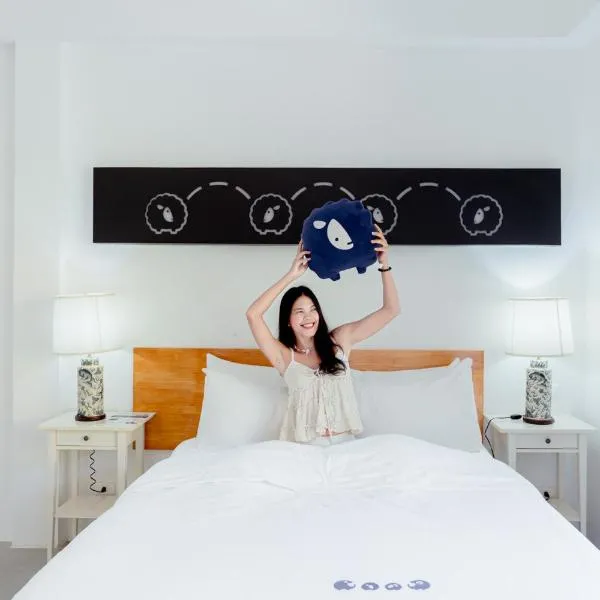 Kokotel Khao Lak Isara Casa, hotel en Khao Lak