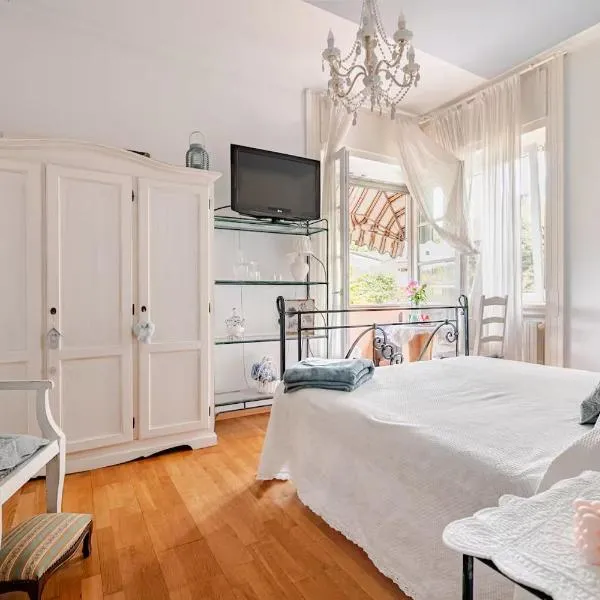B&B La Casa di Pamela - 5 min Lago Varese, хотел в Варезе