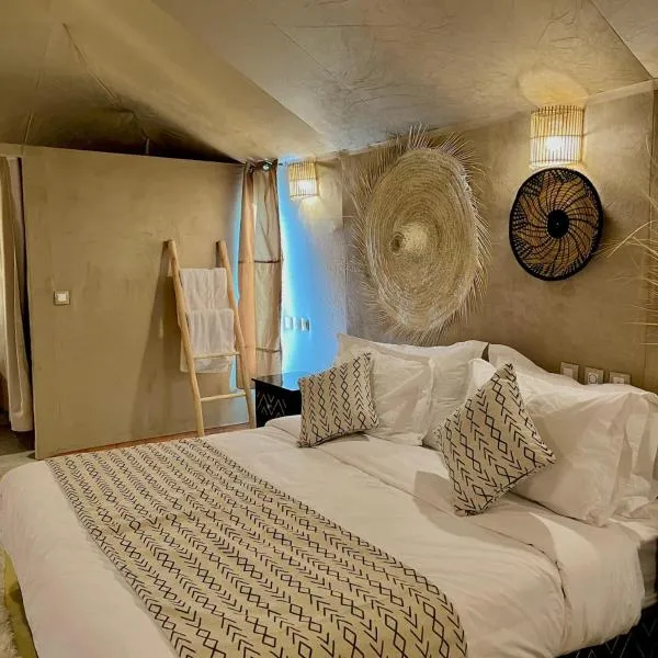 Sahara Nights Luxury Camp, hôtel à Merzouga