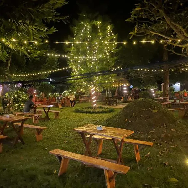 Hotel Tharu Garden, hotel Saurahában