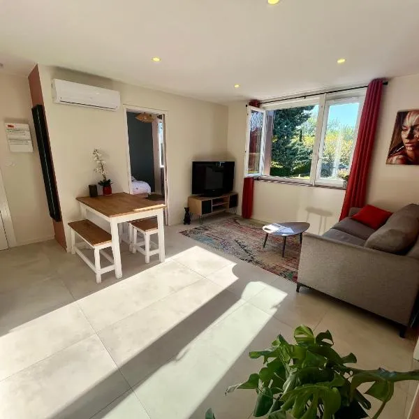 Appartement proche Eurexpo Aéroport Genas Centre – hotel w mieście Genas