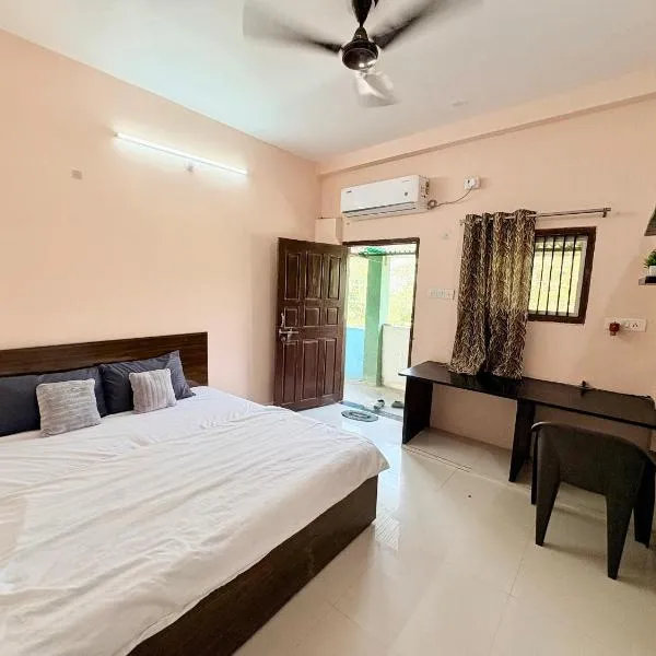 Hotel 5 Star Yatri Vishram Dormitory And Rooms, hótel í Jabalpur