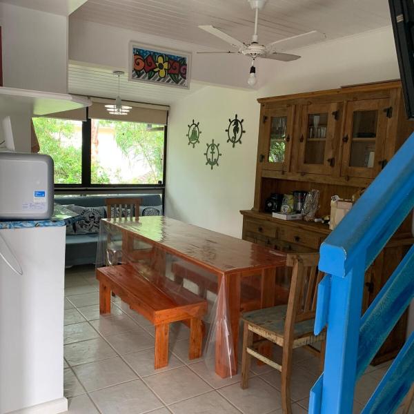 Casa na rua da praia Residencial Maresias