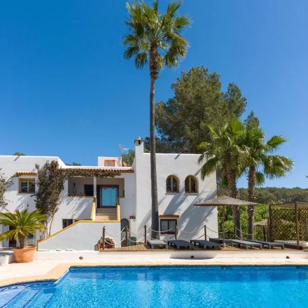 Asteria Eco Finca Sustainable 6 Bedroom Nature Retreat near UNVRS Ibiza, hotel in Santa Gertrudis de Fruitera