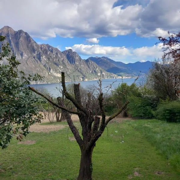 Casa Vacanze Cael la Quiete, hotelli kohteessa Riva di Solto
