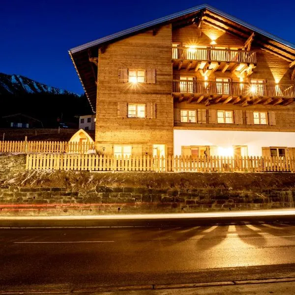 alpen select lodge Kleinwalsertal, hotel in Riezlern