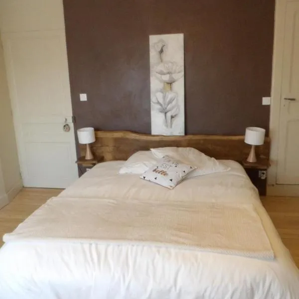 Chambre calme Aux Iris, hotel in Grandvelle-et-Perrenot
