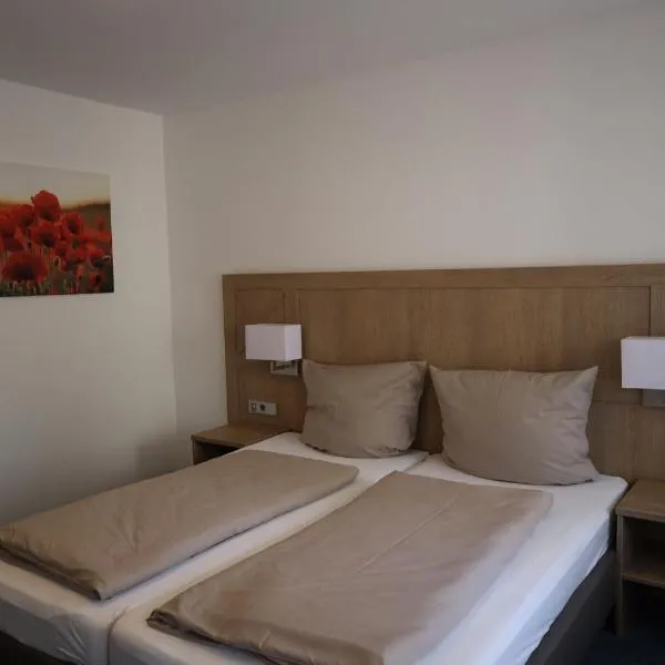 Hotel Garni Café Räpple, hotel u gradu 'Bad Peterstal'