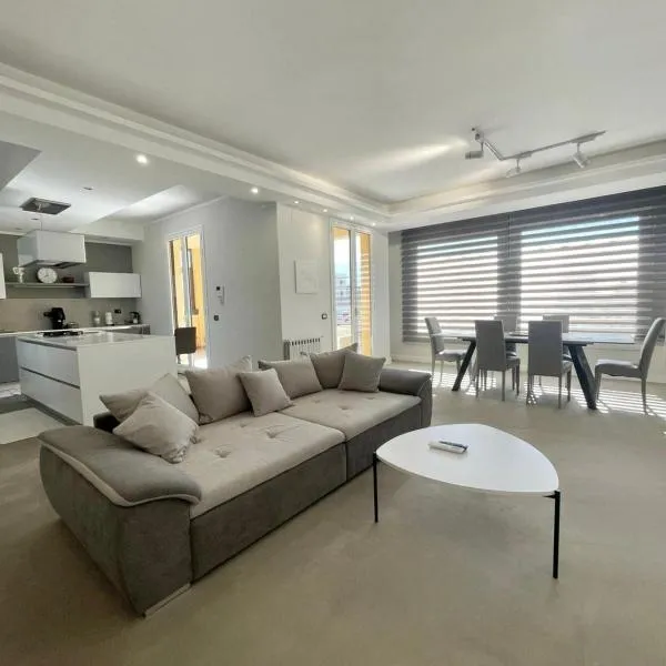 Deluxe Appartment，奇尼斯的飯店