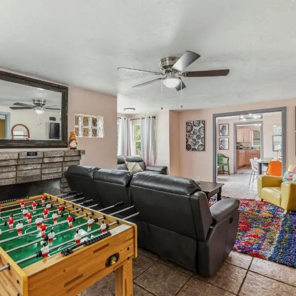 Bright 3BR, Dogs, Fenced Yard, FSU & Dwntown, hotel en Tallahassee