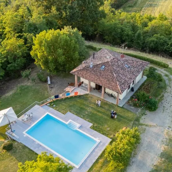 CASOLARA Apartments, Chalet & Glamping, hotel in Castello di Serravalle