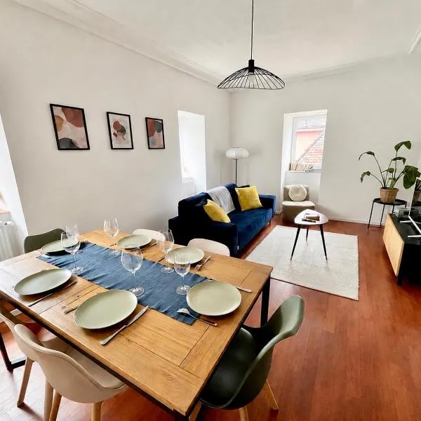 Le 1900 - Spacious & Charming Duplex - 3 BR, hotel i Colmar