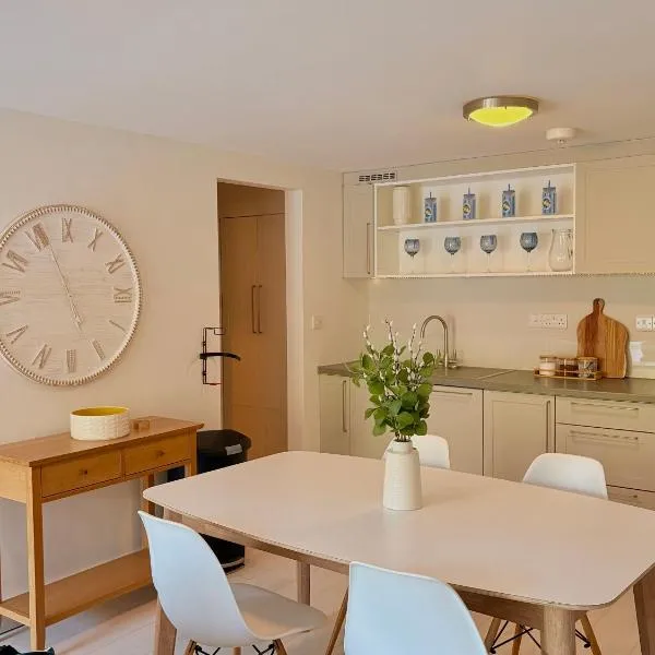 105 beach lodge millendreath, hotel u gradu 'Looe'