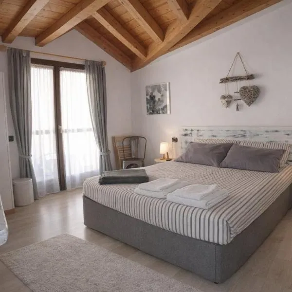 Albergo Garnì Casa del Lago, готель у місті Тенно