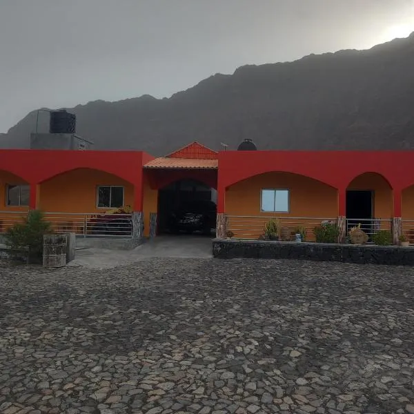 Casa Pirinha, hotel v destinaci Portela