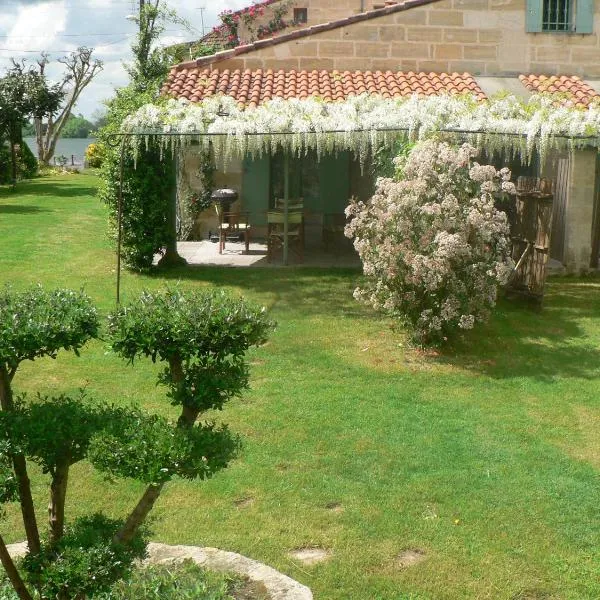 Gites face rivière Saint-Emilion, hotel di Vignonet