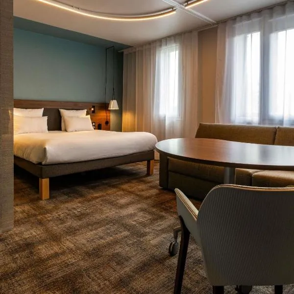 Novotel Suites Reims Centre, хотел в Реймс