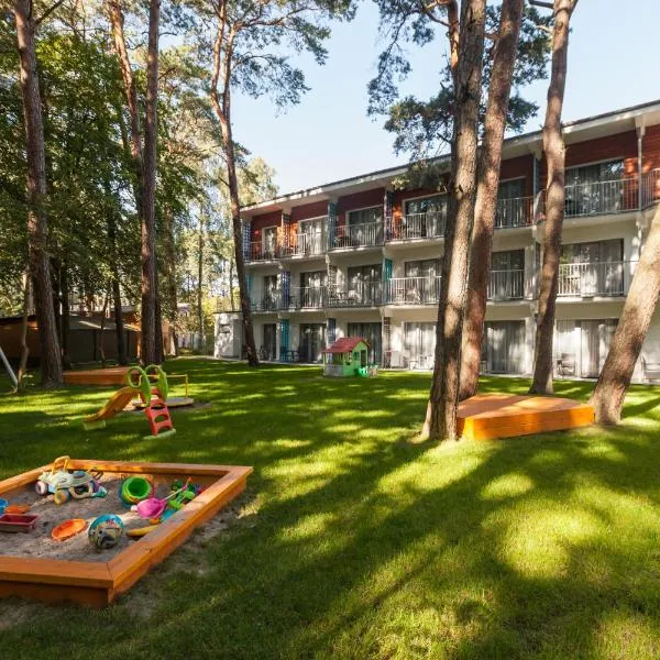 Waterside Resort, hotel in Darlowko