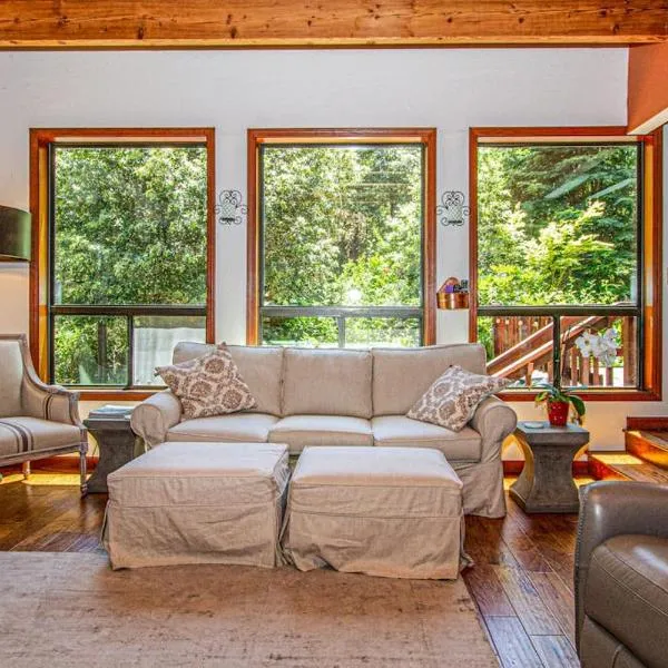 Sunrise Mountain Retreat, hotel u gradu Cazadero