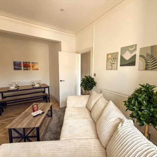 The Signature Stay- 3 bed home, Premium Living, Every Time: Cardiff şehrinde bir otel