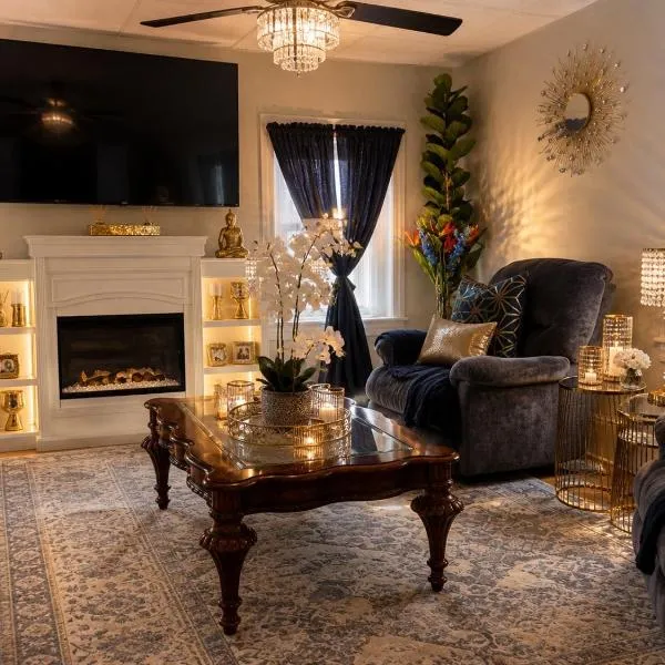 Fall River Stay Stylish 2BR Urban Haven Suite, hotel v mestu Fall River