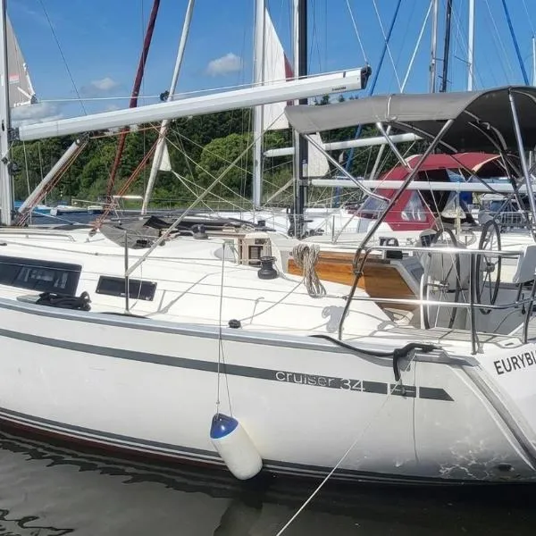 Lipno Blue Marine Ubytování na vodě - Stacionární Plachetnice, hotel in Frymburk