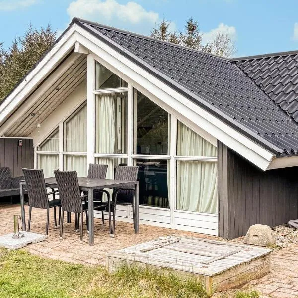 Viesnīca Pet Friendly Home In Hvide Sande With Sauna pilsētā Bjerregård