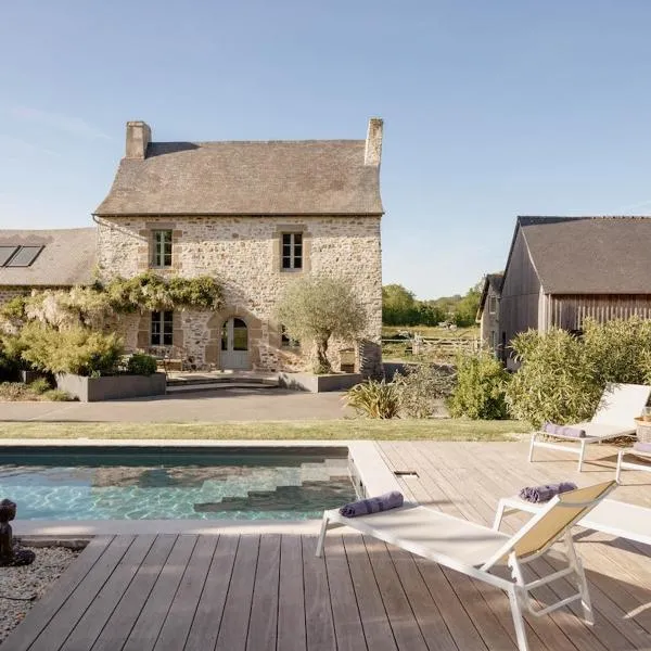Manoir de la Nogrie - Chambre de charme avec accès privatif - Piscine chauffée sur domaine 5 étoiles à la campagne, מלון בVal-dʼIzé