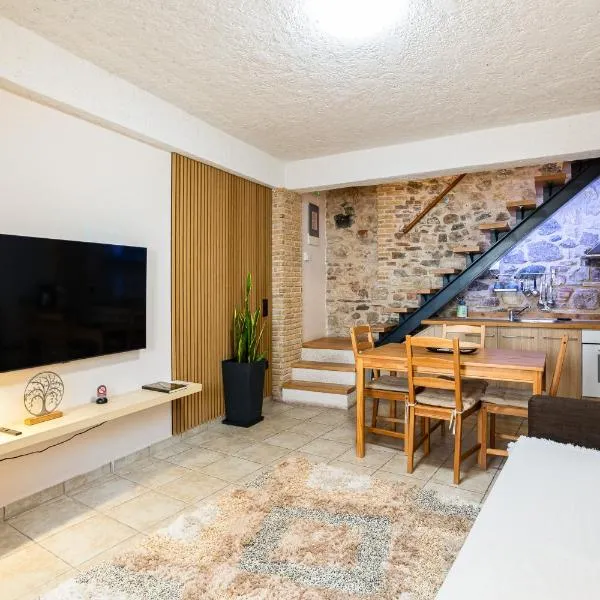Limni Stone Apartments, hotel v destinaci Límni