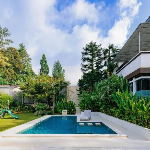 The Lavana Signature Villa Alessa Puncak, hotel di Puncak