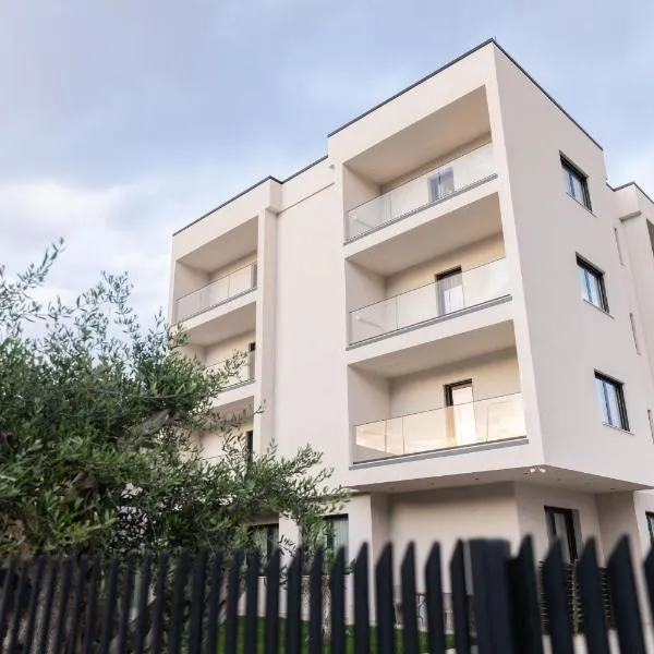 Pauz Hotel, hotelli kohteessa Himare